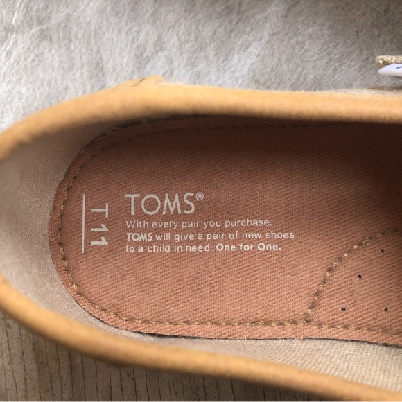 Kids TOMS shoes BNIB - Picture 3 of 10